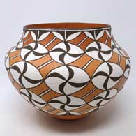 Polychrome jar with geometric design