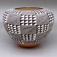 Polychrome jar with a fine line and geometric design
 by Juana Leno of Acoma
