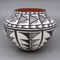 Polychrome jar with a geometric design
 by Sandra Victorino of Acoma