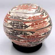 Polychrome seed pot with a sgraffito and painted crocodile and geometric design
 by Efren Ledezma of Mata Ortiz and Casas Grandes