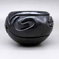 Blackbowlwithacarvedavanyudesign, click or tap to see a larger version