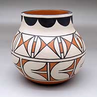 A polychrome jar decorated with a geometric design around the body and neck
 by Vicky Calabaza of Santo Domingo