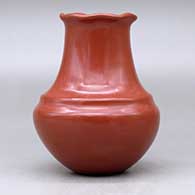 A double-shouldered plain, polished red water jar with a pie crust rim, click or tap to see a larger version