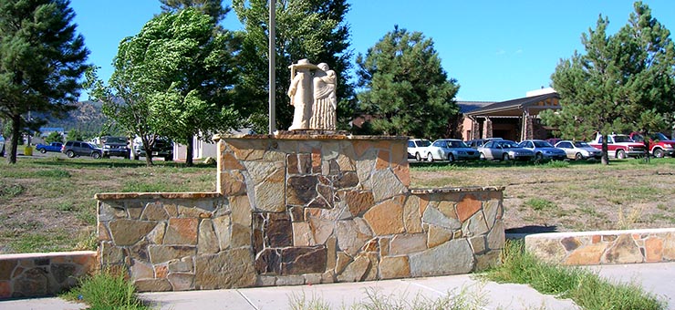 Pioneers Monument in Dulce